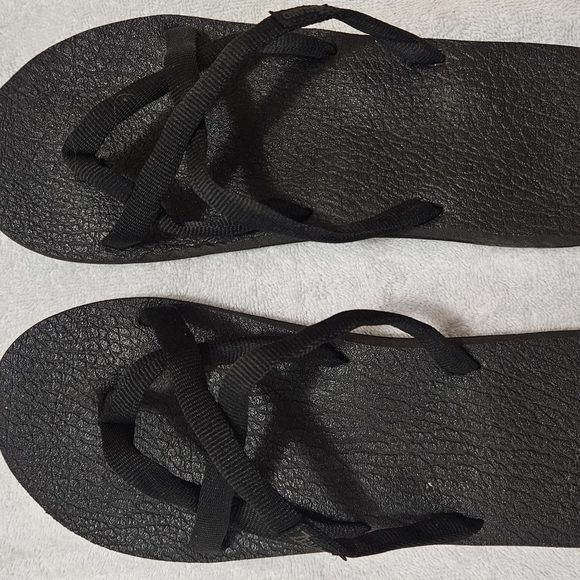 Elegant Black Women's Sandals - Picture 1 of 2